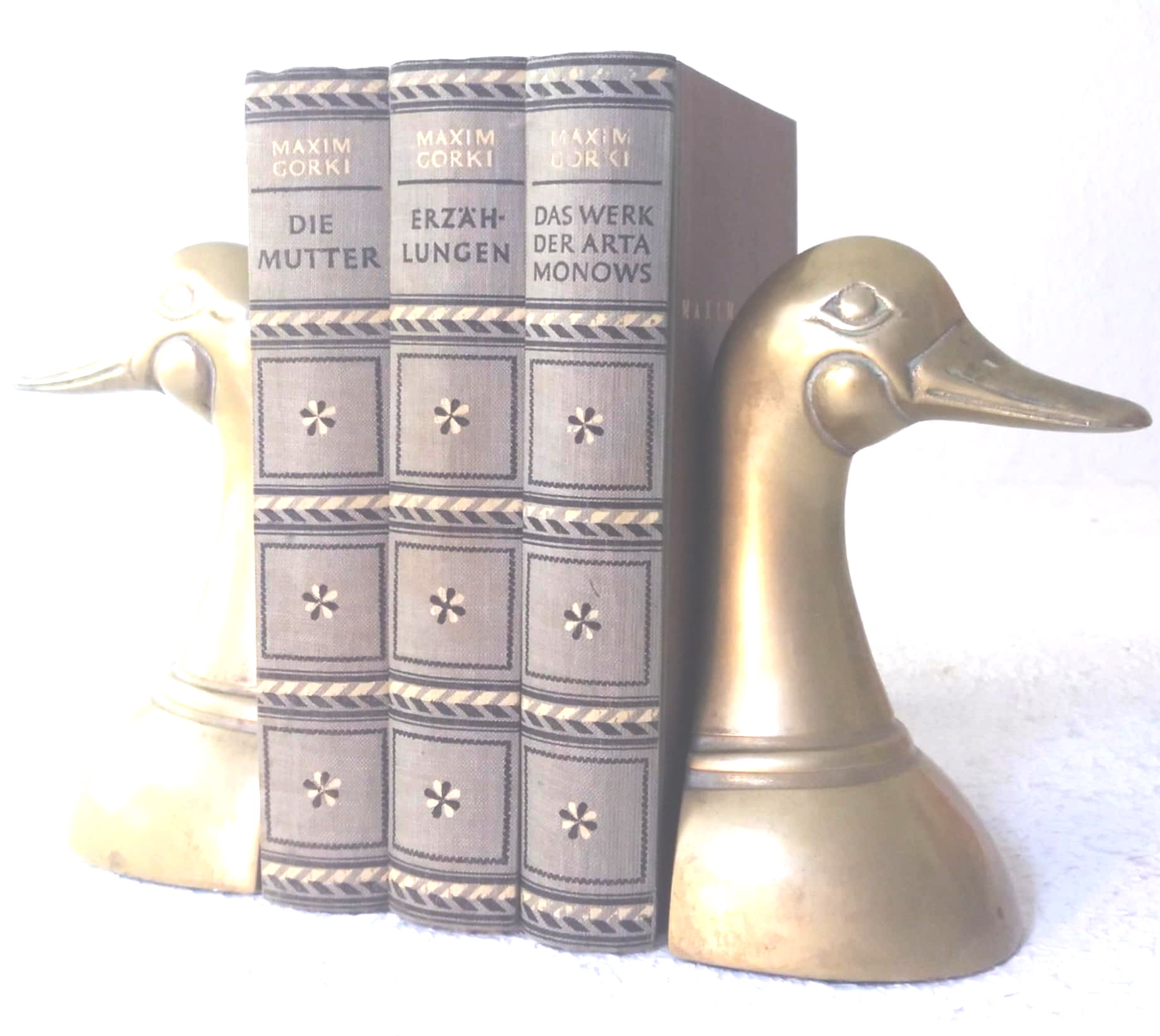 A lot of three (3) Maxim Gorki novels in German: Erzahlungen; Das Werk der Artamonows; Die Mutter