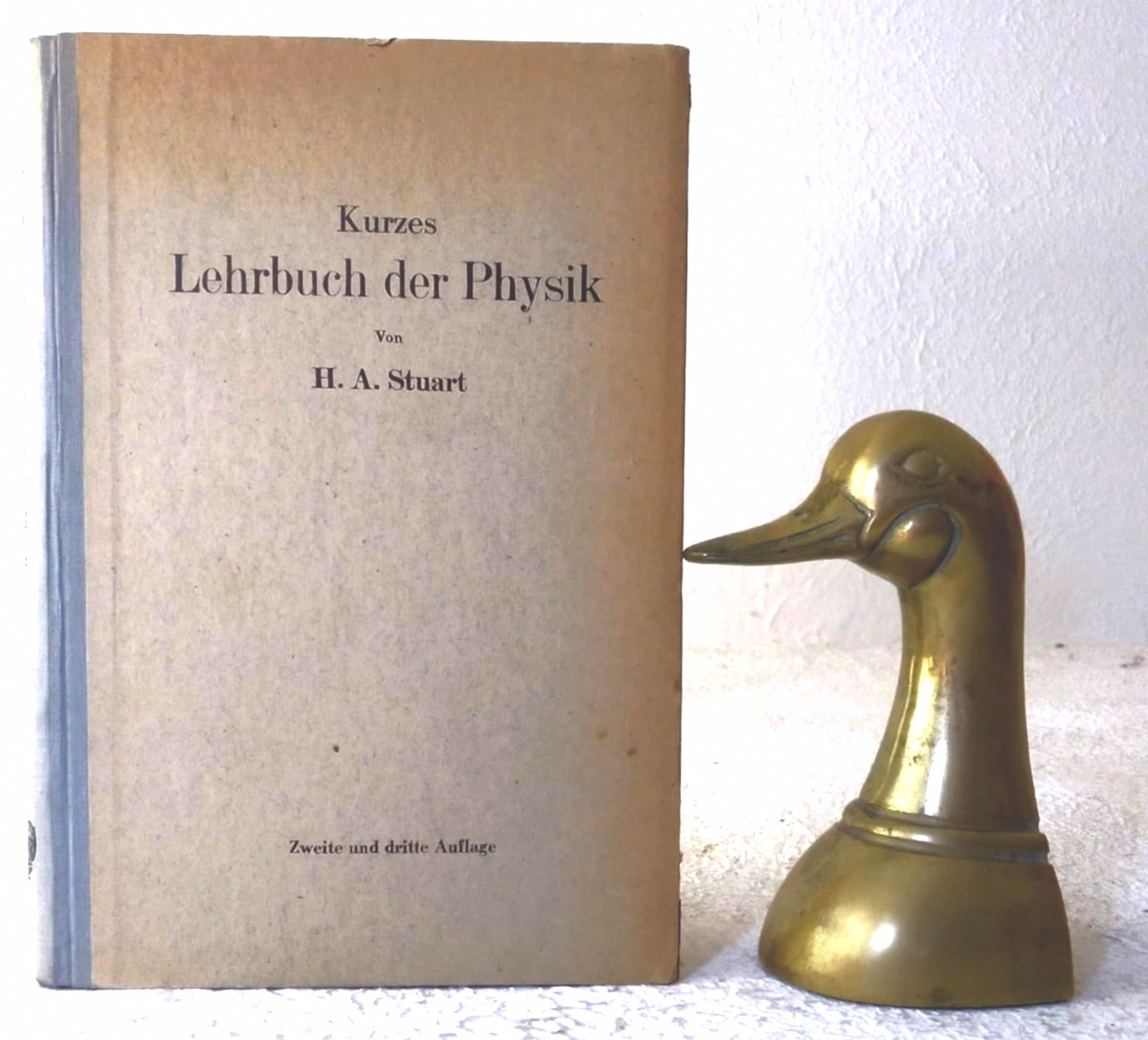 Kurzes Lehrbuch der Physik