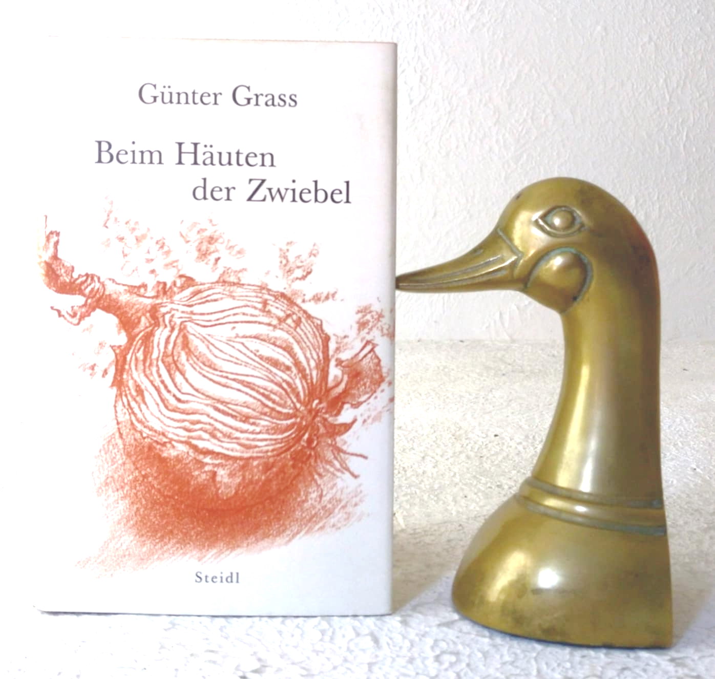 Beim Hauten der Zwiebel