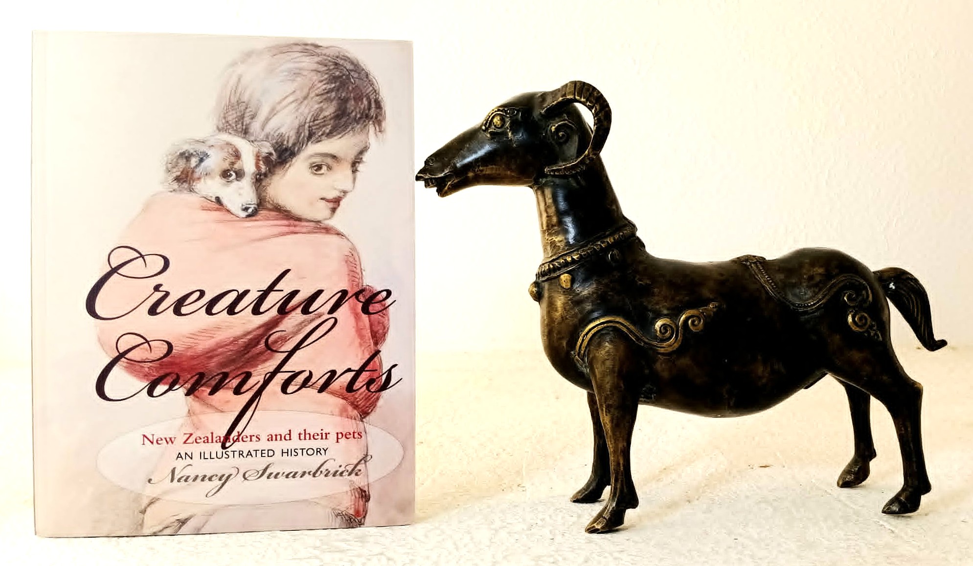 Image for Creature Comforts: New Zealanders and Their Pets: An Illustrated History Creature Comforts: New Zealanders and Their Pets: An Illustrated History